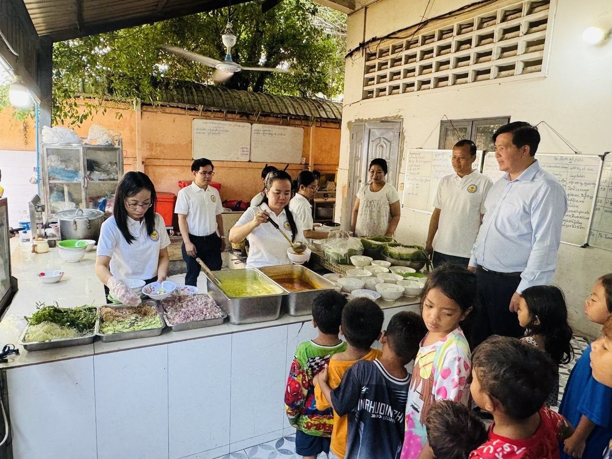 海关总署赴BKK3儿童厨房开展慈善慰问活动