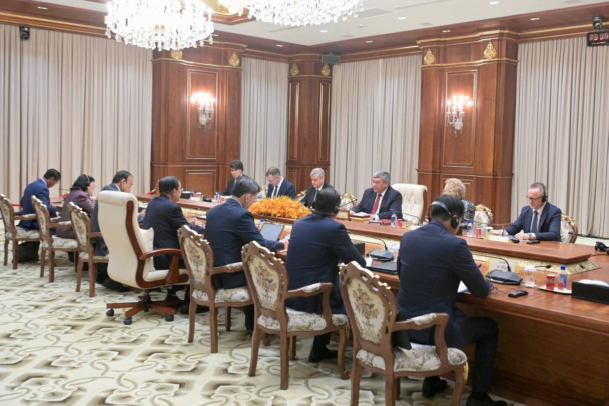 洪森会见俄罗斯副外长 强调双边友好关系