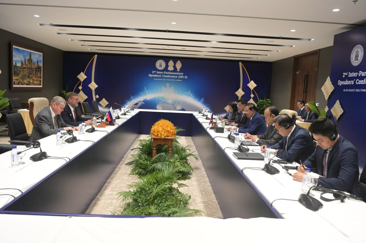 柬埔寨参议院主席洪森在金边会见俄罗斯联邦委员会副主席Kons