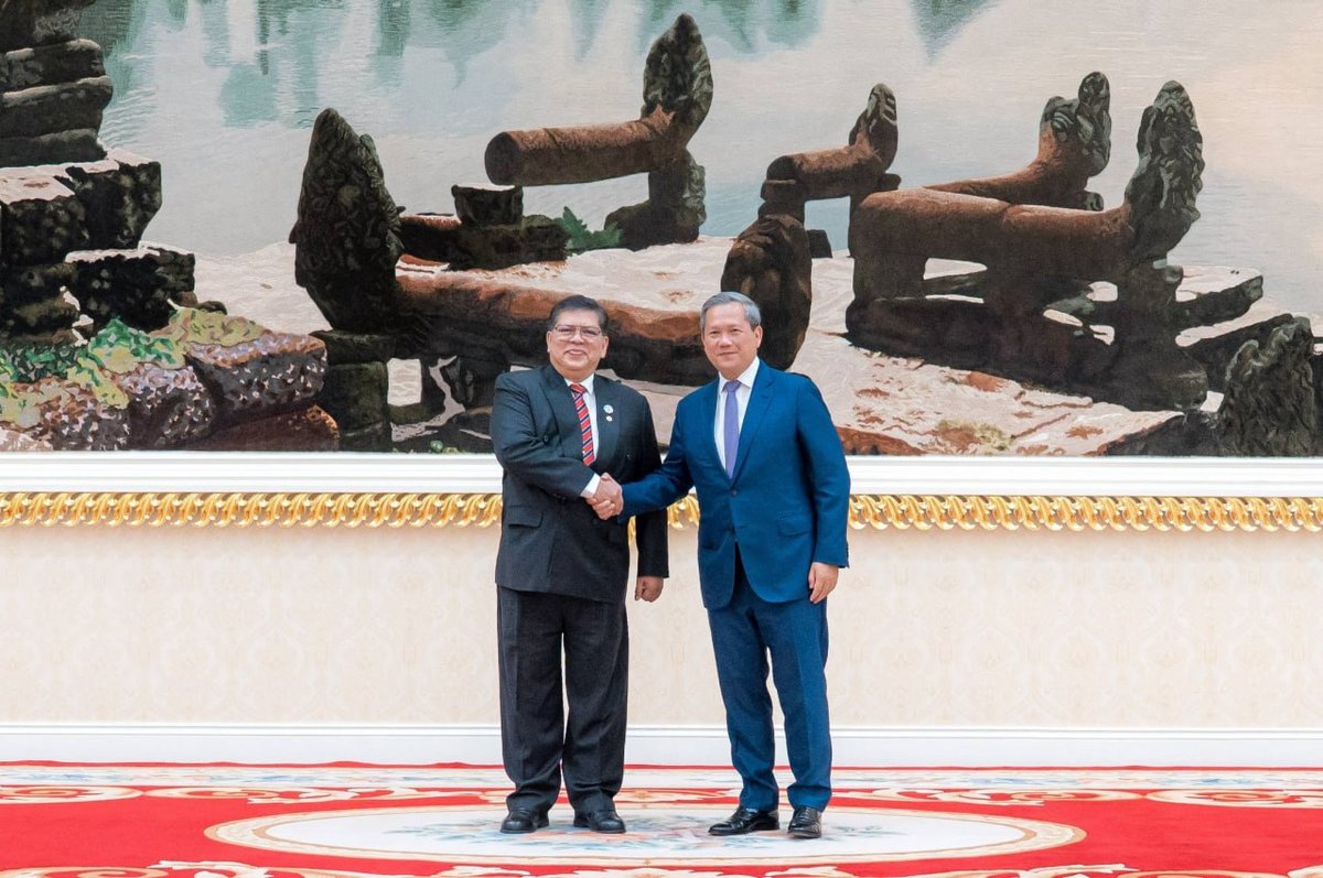 柬埔寨首相洪玛奈在和平大厦会见马来西亚议长Tan Sri D