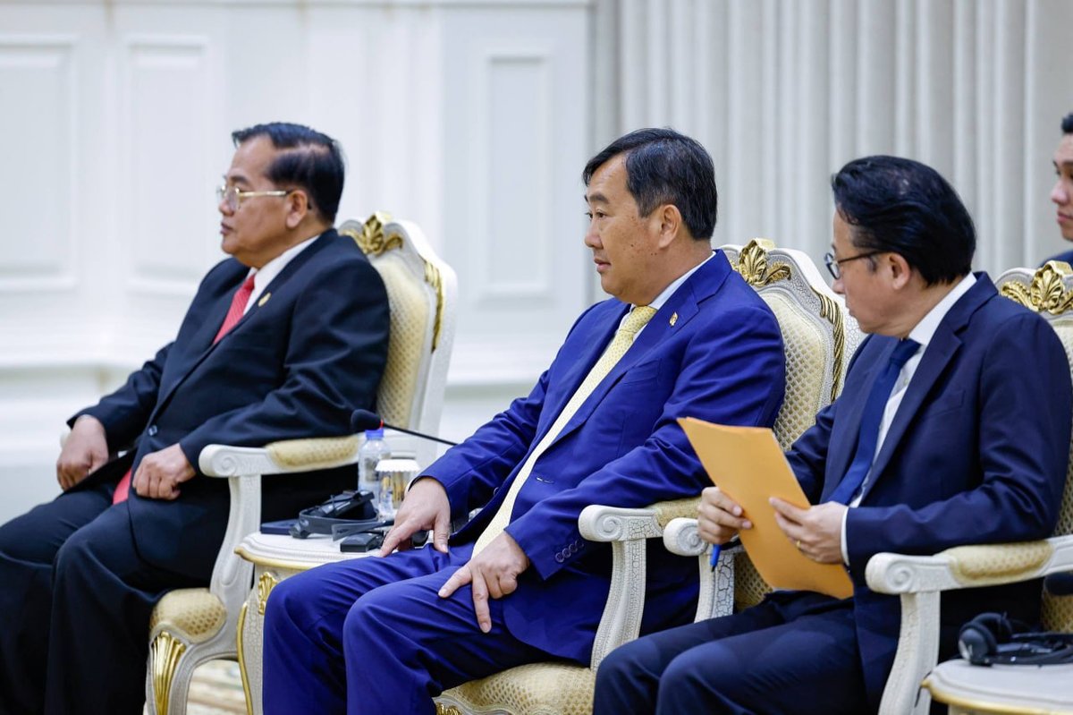 柬埔寨首相洪玛奈在和平大厦会见马来西亚议长Tan Sri D