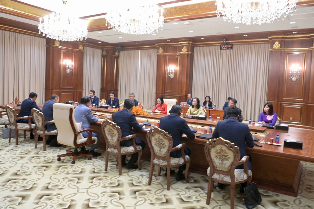 洪森会见马尔代夫议长 探讨深化两国议会合作