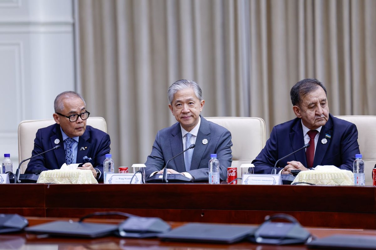 洪玛奈总理会见巴基斯坦议会代表团 强化双边关系