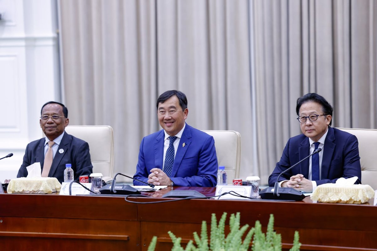 洪玛奈总理会见巴基斯坦议会代表团 强化双边关系
