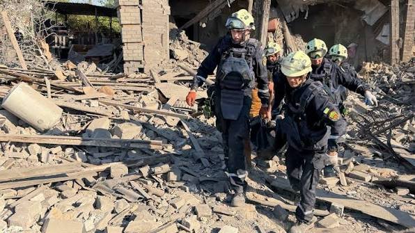 俄乌冲突持续升级 双方交火致14人死亡