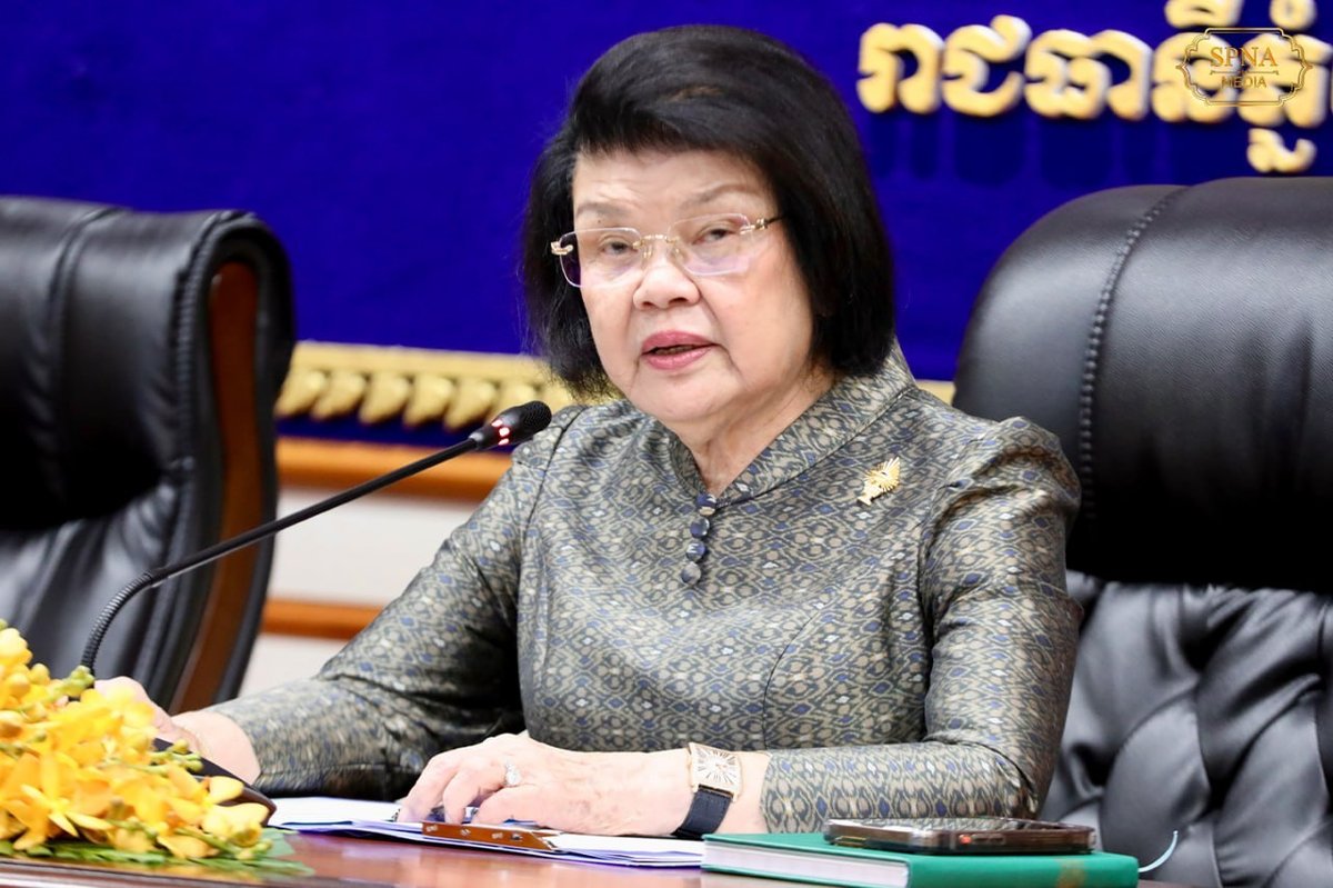国会主席坤淑达主持召开国会常务委员会会议