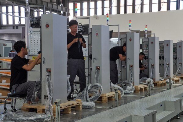 中国对美实施制裁并限制无人机出口 应对贸易摩擦