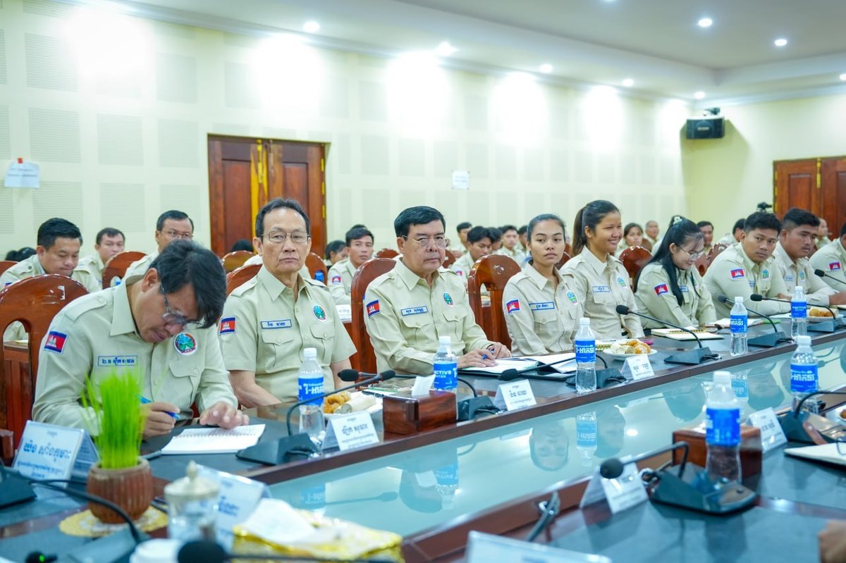 农业部部长强调乡级农业官员应切实履行职责,通过提供优质服务改