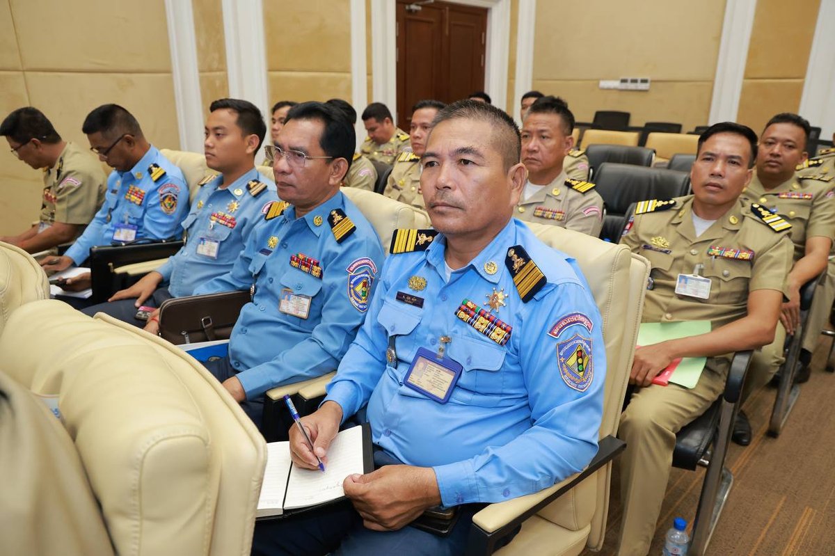 柬埔寨国家警察总署加强交通执法 严查违规行为