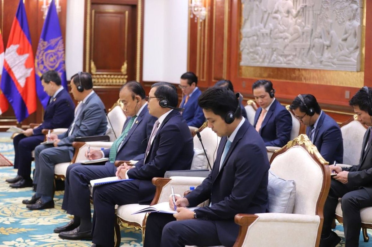 洪森会见中国外交学院院长Gao Fei 探讨教育合作