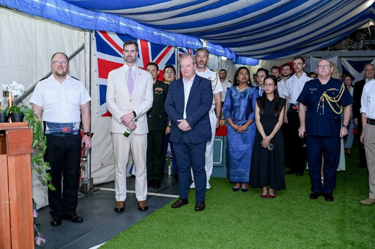 英国海军舰艇停靠云壤基地 开展联合训练