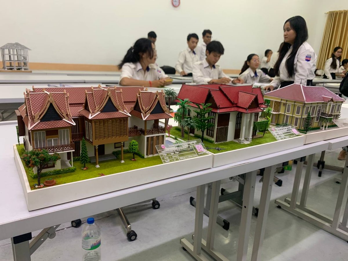 蒂维特学院鼓励青年学习建筑与工程技能