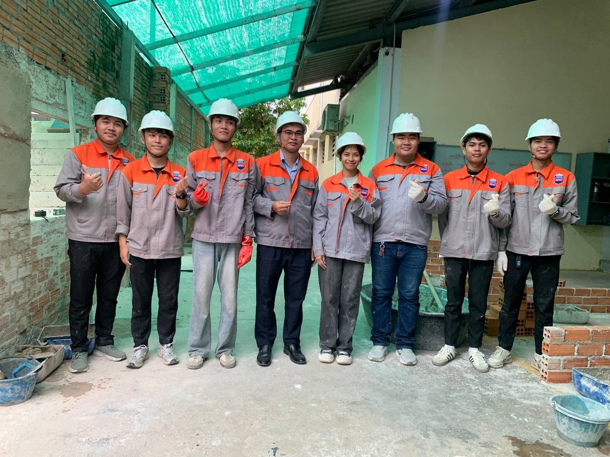 蒂维特学院鼓励青年学习建筑与工程技能