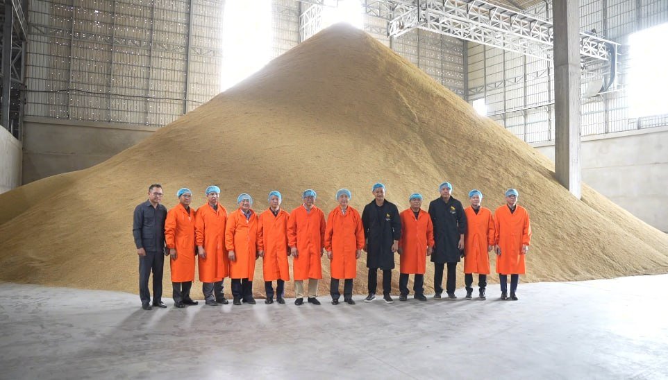 中国驻柬埔寨大使近日赴马德望省进行考察,旨在深入了解当地投资