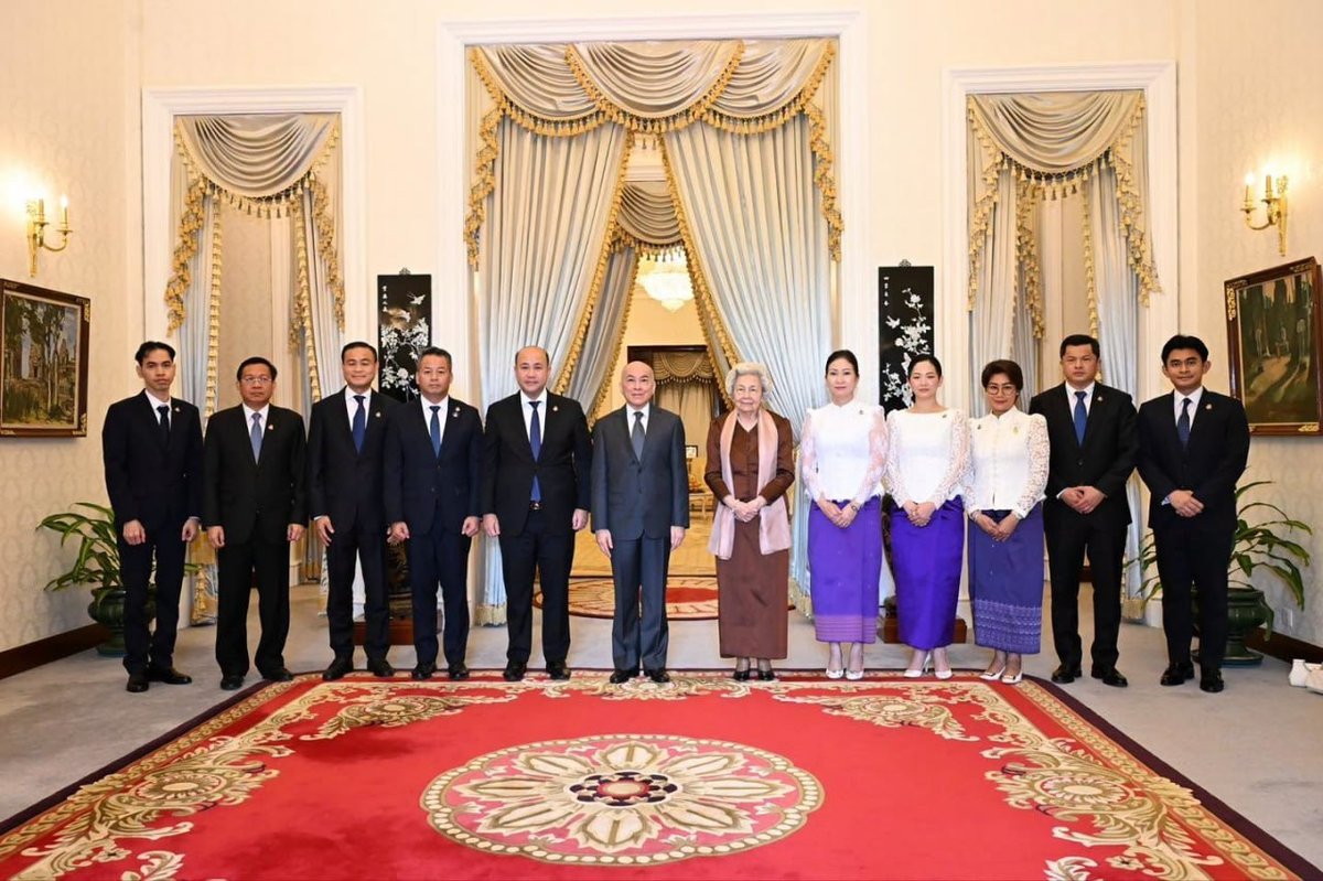 洪玛尼向国王汇报莫尼列太后纪录片制作进展