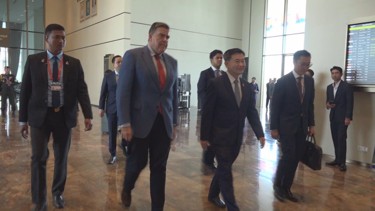 ISC-2会议各国代表团陆续抵达金边
