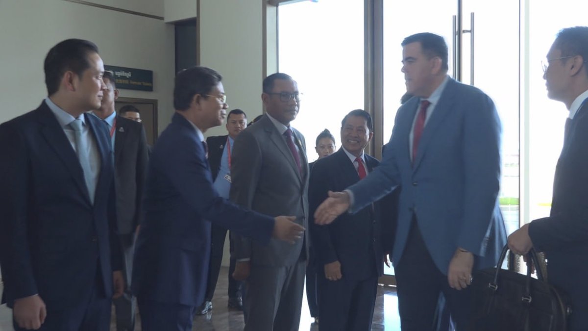 ISC-2会议各国代表团陆续抵达金边