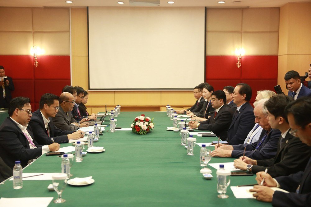 议会主席会议秘书处在金边召开会议