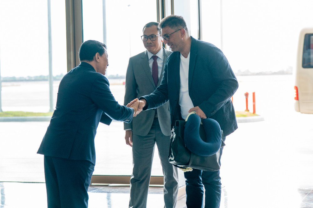 阿塞拜疆议会代表团于8月26日抵达金边,将参加在柬埔寨举办的