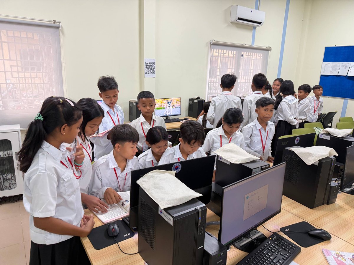 磅湛省中学普及计算机教学 学生数字化技能提升