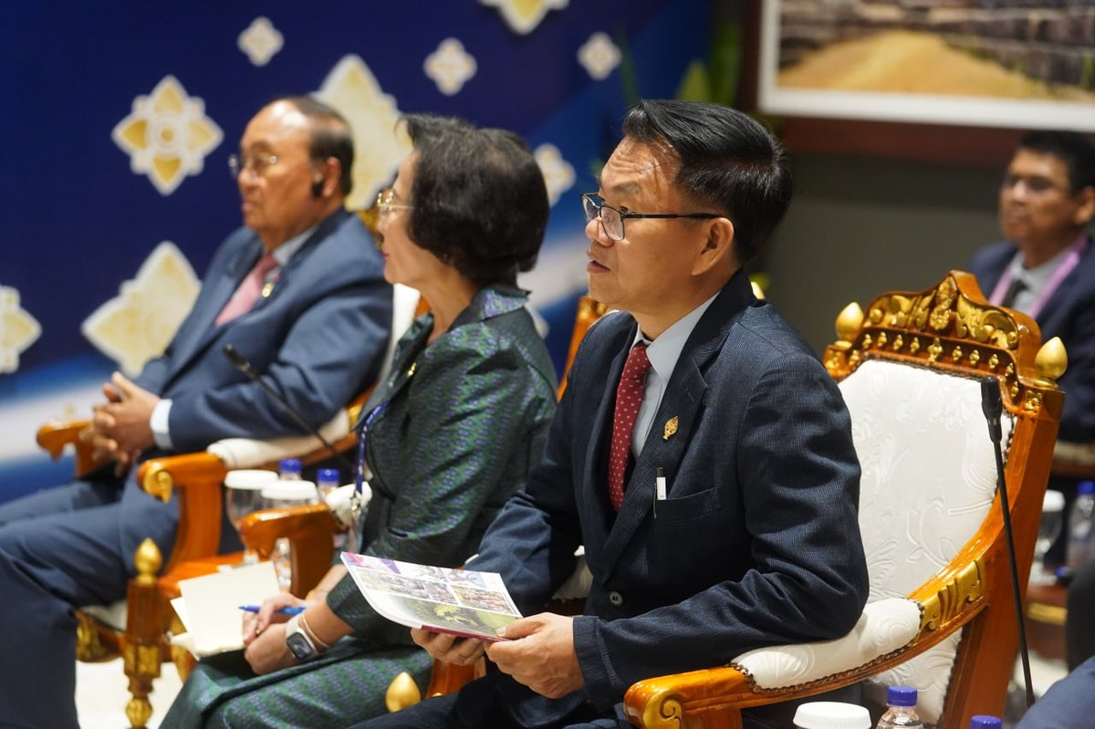 柬埔寨国会主席昆索达莉会见老挝国会代主席