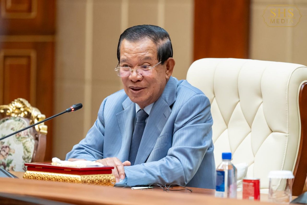 柬埔寨参议院主席洪森亲王在金边会见马尔代夫议长,双方就加强两