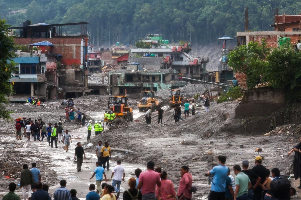尼泊尔洪灾死亡人数升至700人 仍有2500人失踪