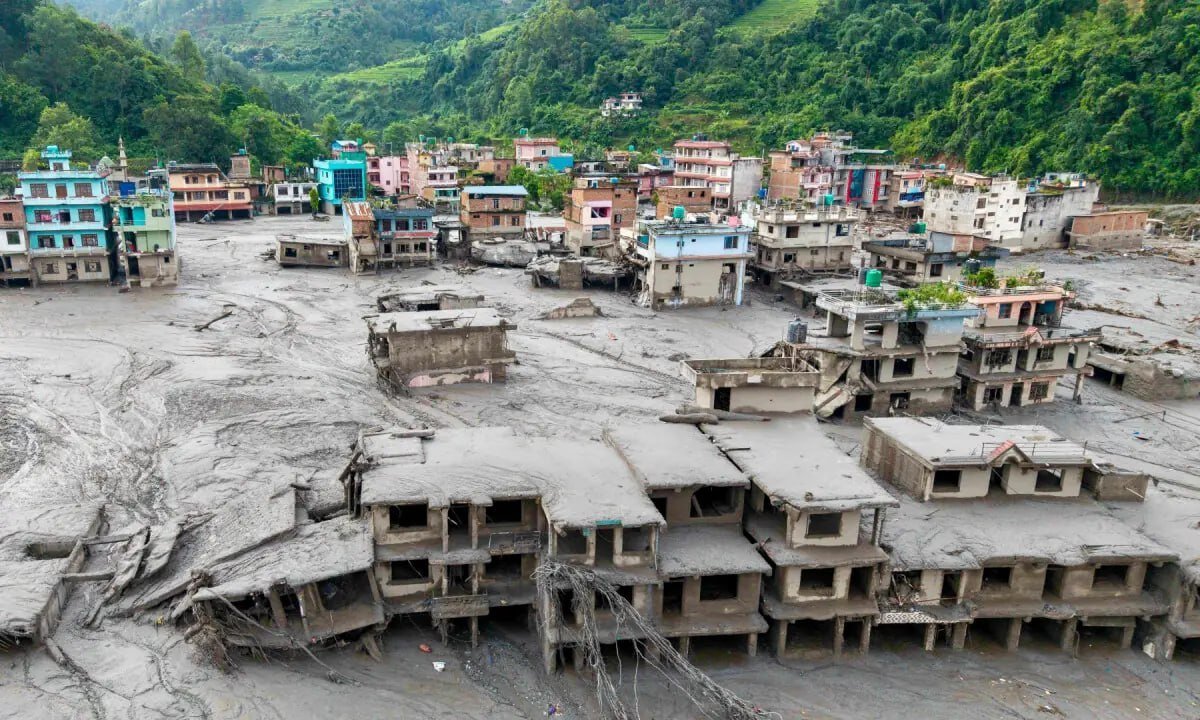 尼泊尔洪灾死亡人数升至700人 仍有2500人失踪