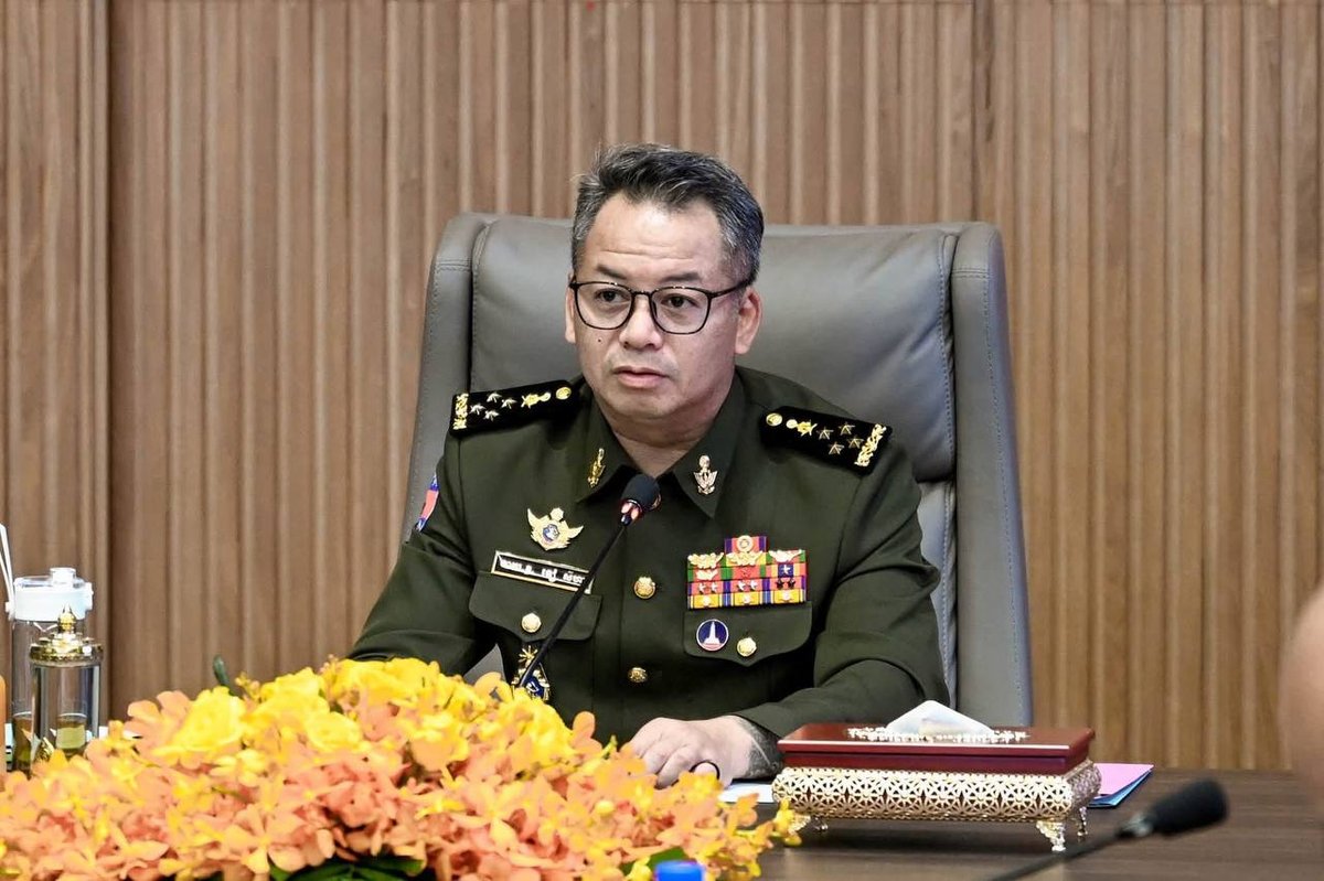 狄西哈主持召开军事义务委员会会议