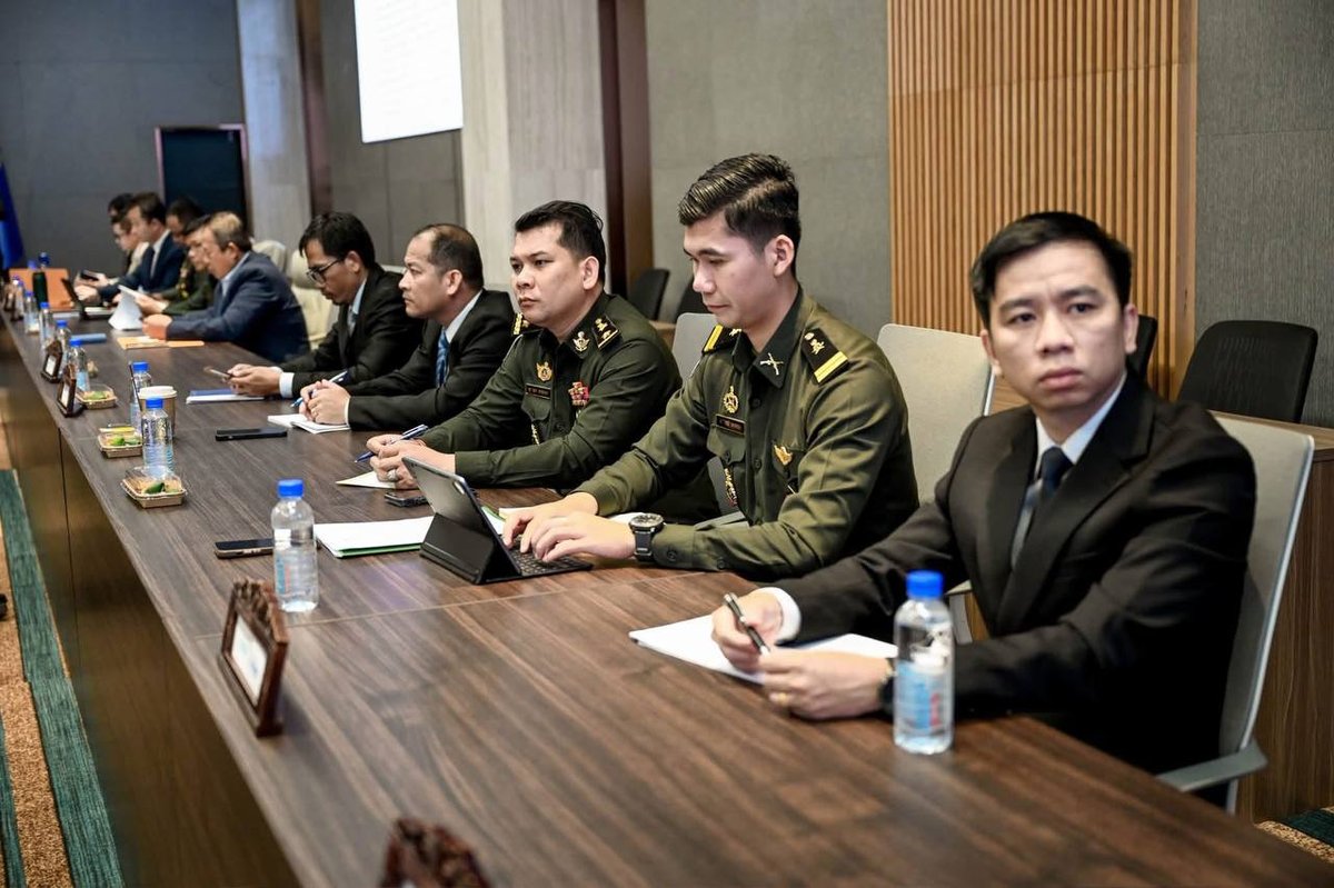 狄西哈主持召开军事义务委员会会议