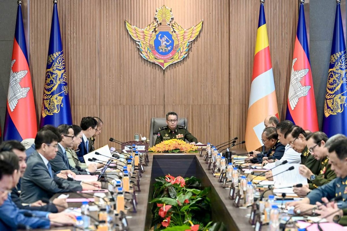 狄西哈主持召开军事义务委员会会议