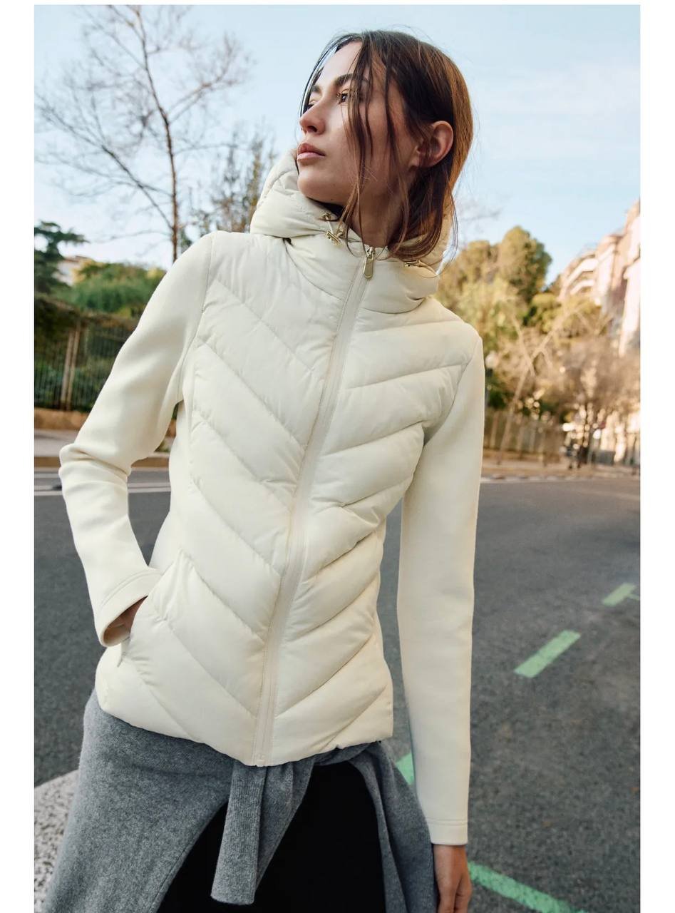 Zara连帽撞色羽绒服上市 售价24.99万瑞尔