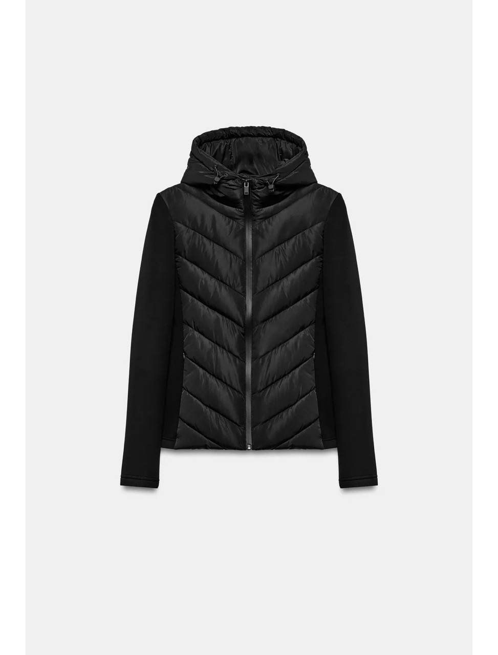 Zara连帽撞色羽绒服上市 售价24.99万瑞尔