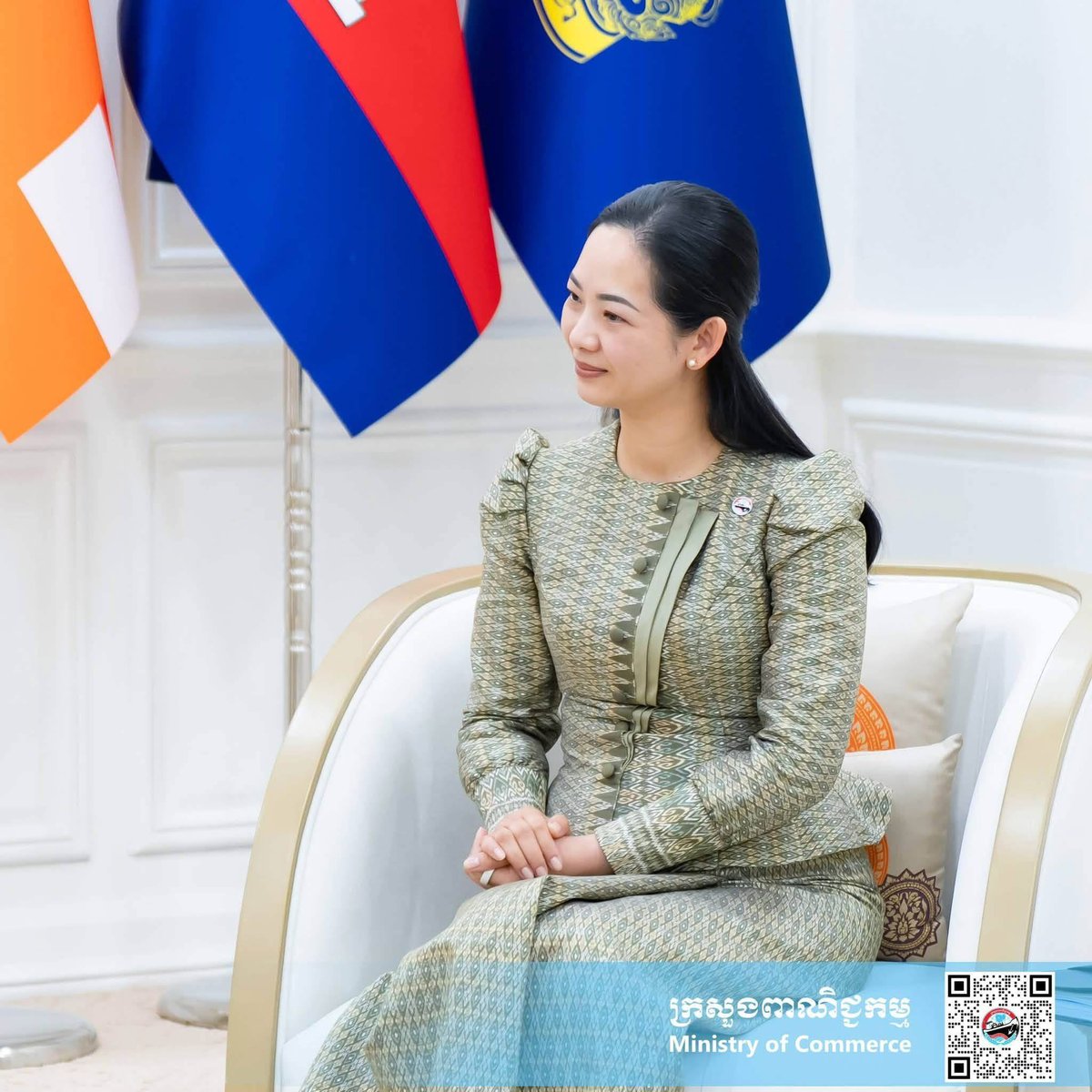 商务部部长会见中国新任经商参赞 深化经贸合作