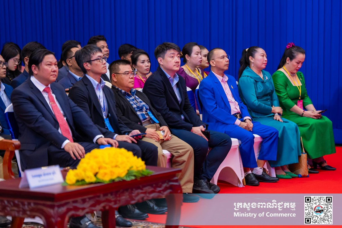 商务部国务秘书Samheng Bora主持了关于加强贸易