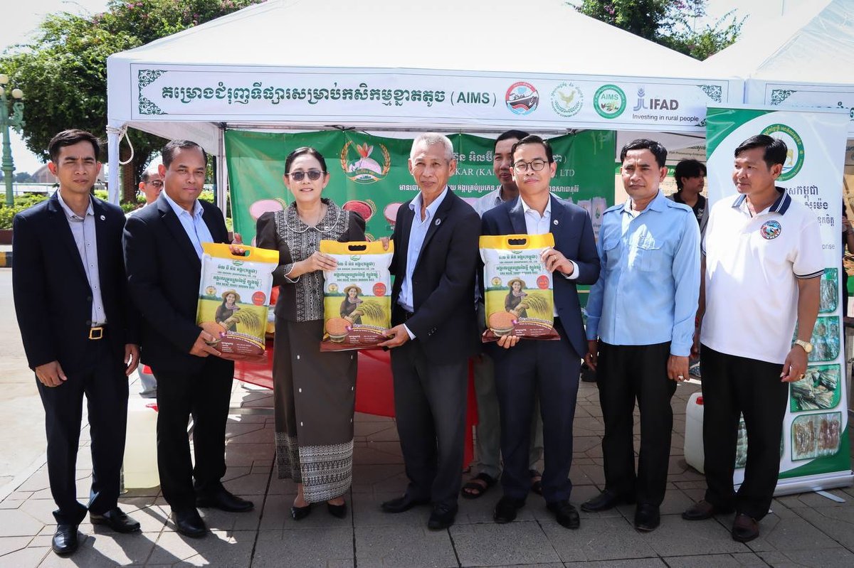 商务部在磅湛省举办MadeInCambodia产品推广活动
