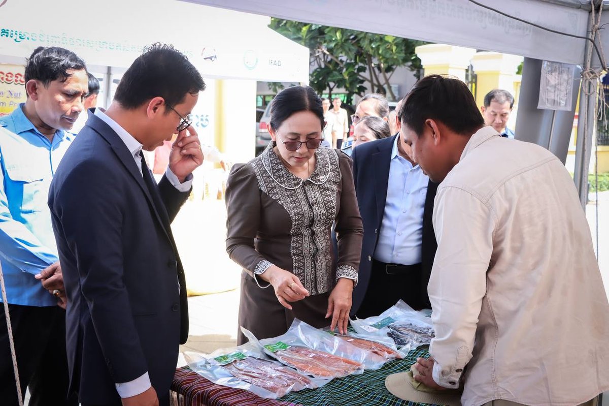 商务部在磅湛省举办MadeInCambodia产品推广活动