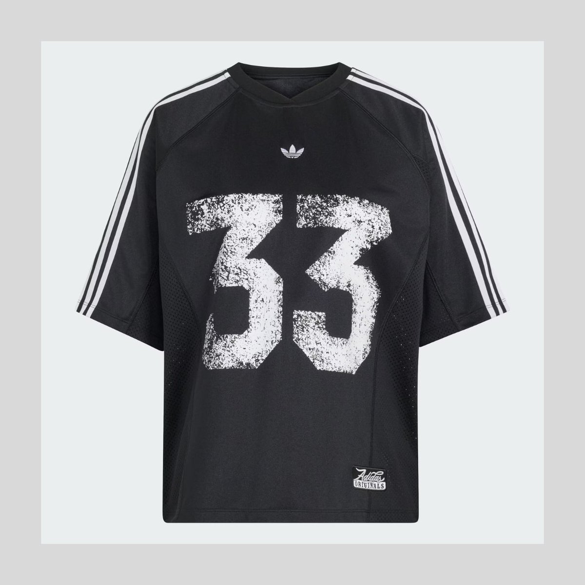 Adidas柬埔寨门店新款服饰上市