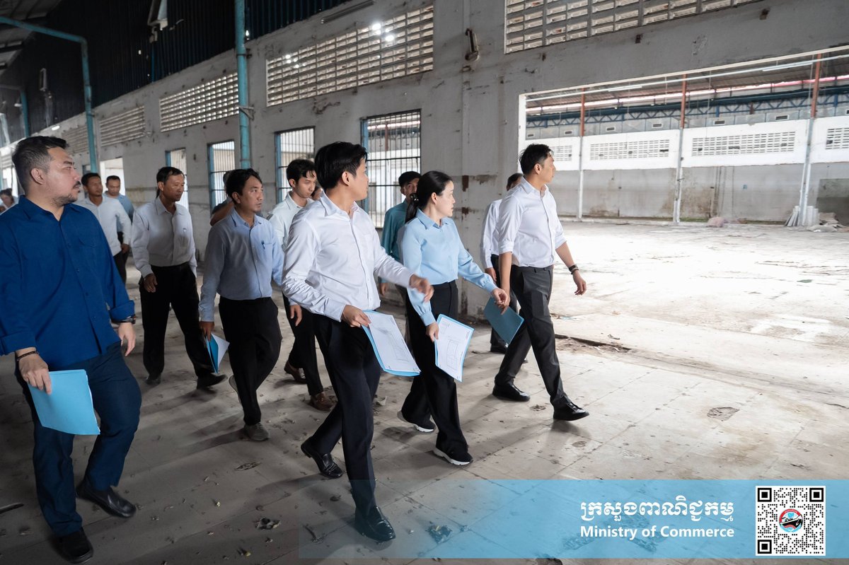 柬埔寨商务部国务秘书Samheng Bora考察商业企业行政