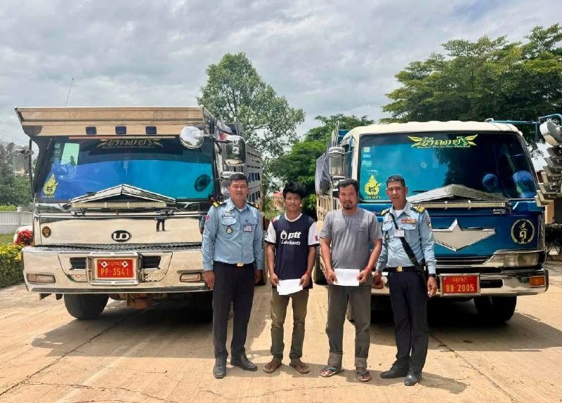 金边警方整治改装排气管噪音 劝导车主拆除