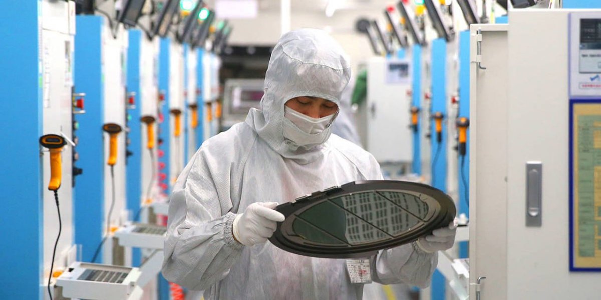 全球AI竞赛焦点转向算力基础设施与市场规模
