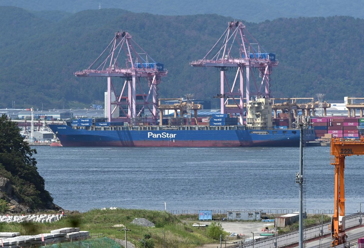 韩国首次试航北极航线 应对全球航运局势动荡