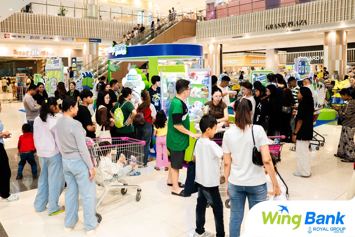 WING银行永旺3周末路演 互动游戏送礼品