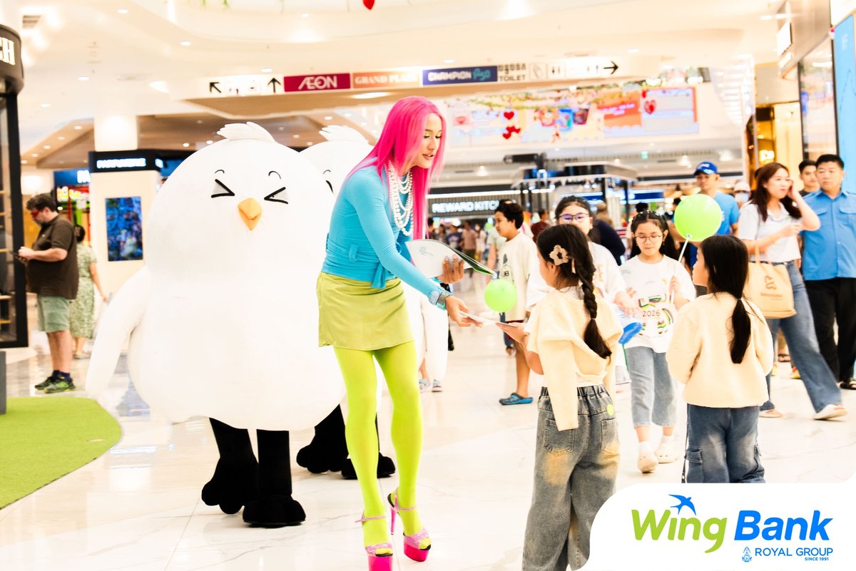 WING银行永旺3周末路演 互动游戏送礼品