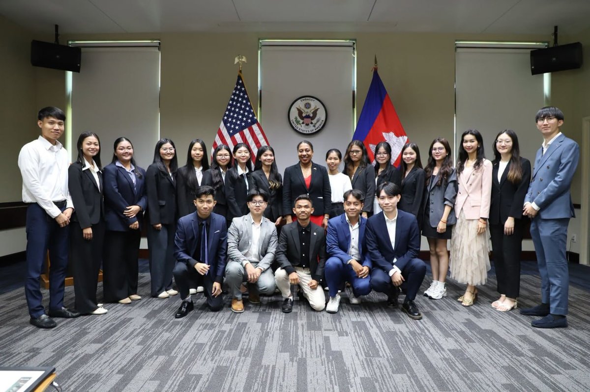 美国驻金边大使馆招募大学生实习生