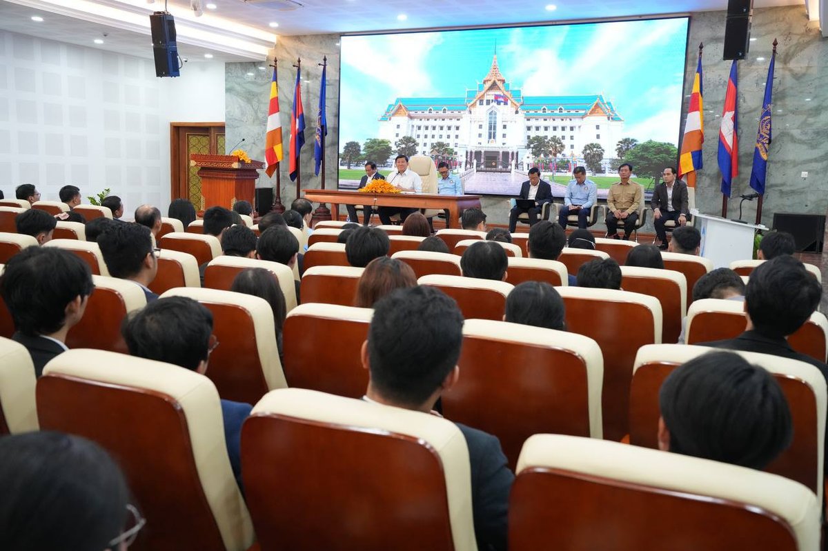 柬埔寨政府鼓励留学生学成归国 助力国家发展