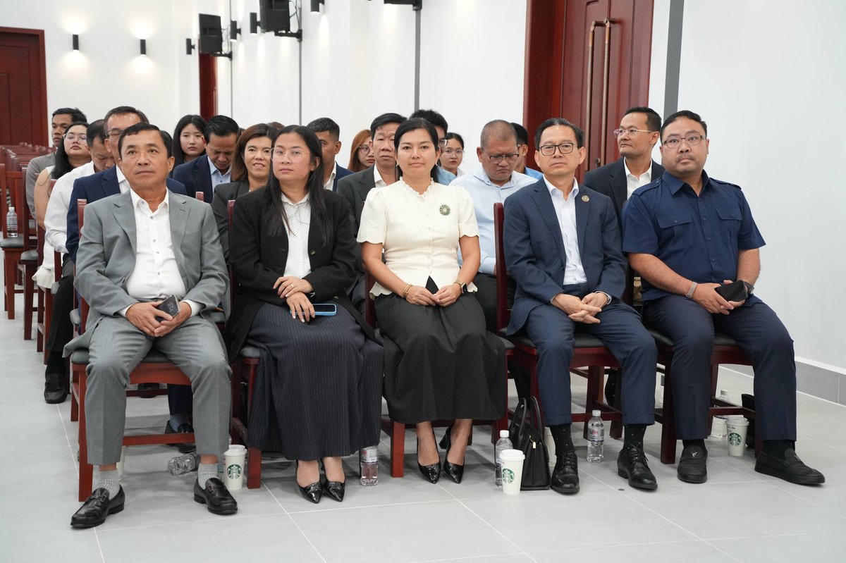 柬埔寨两名优秀学生获全额奖学金赴法深造