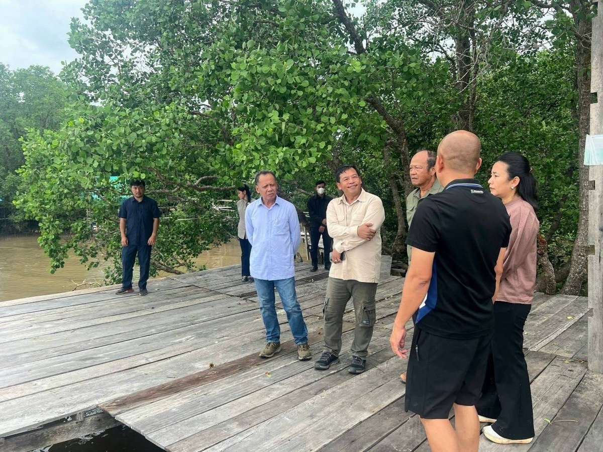 国土规划与建设部官员视察白马省，检查畜牧业基础设施建设进度，