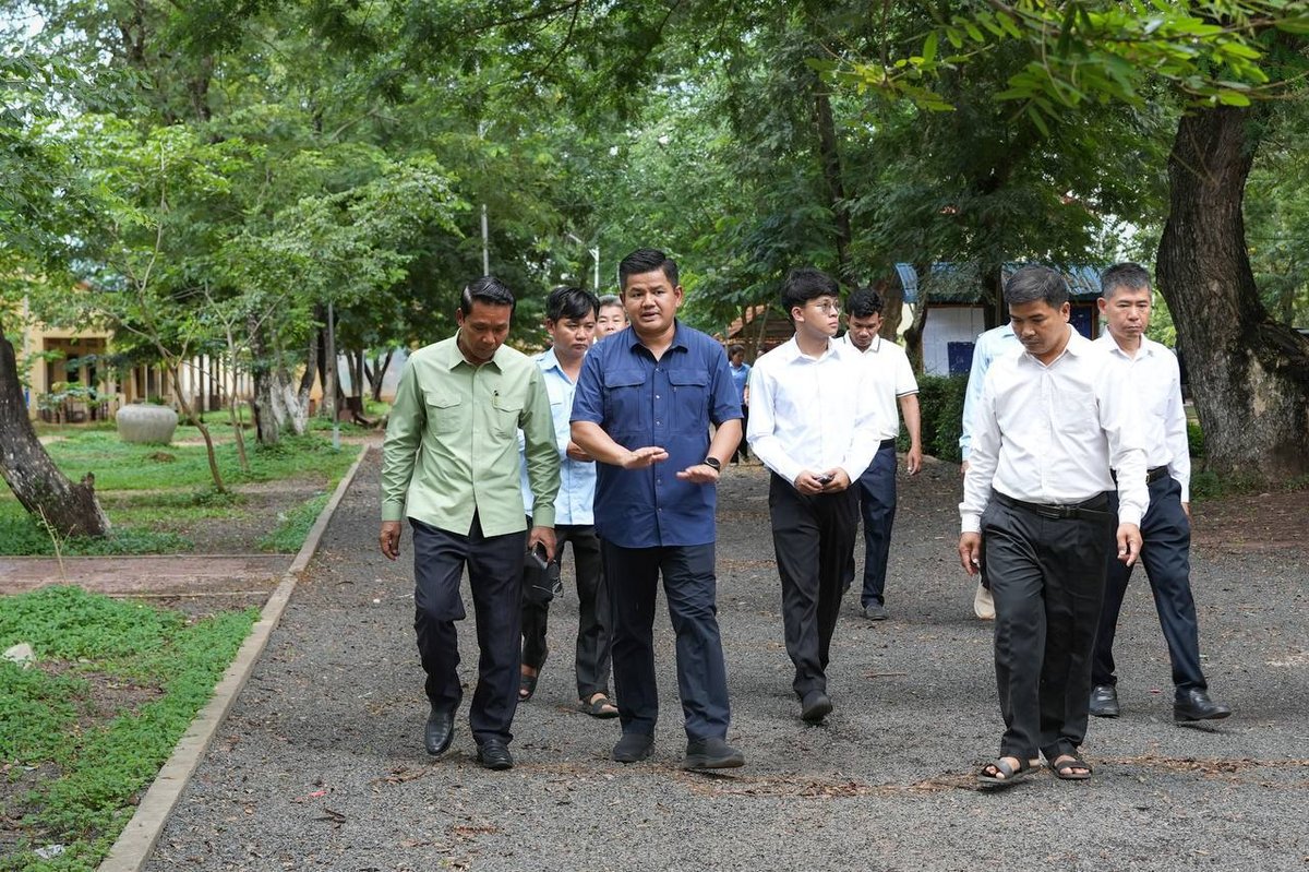 政府工作组对贡布省公共服务设施进行检查,重点关注医疗中心建设