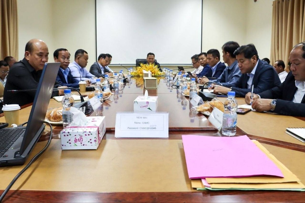 国土规划部工作组近日召开会议,讨论并更新洞里萨湖三区及周边区